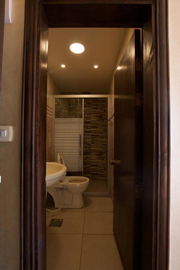 Erasmus Student House By Sunrise Hostel อัมมาน ภายนอก รูปภาพ