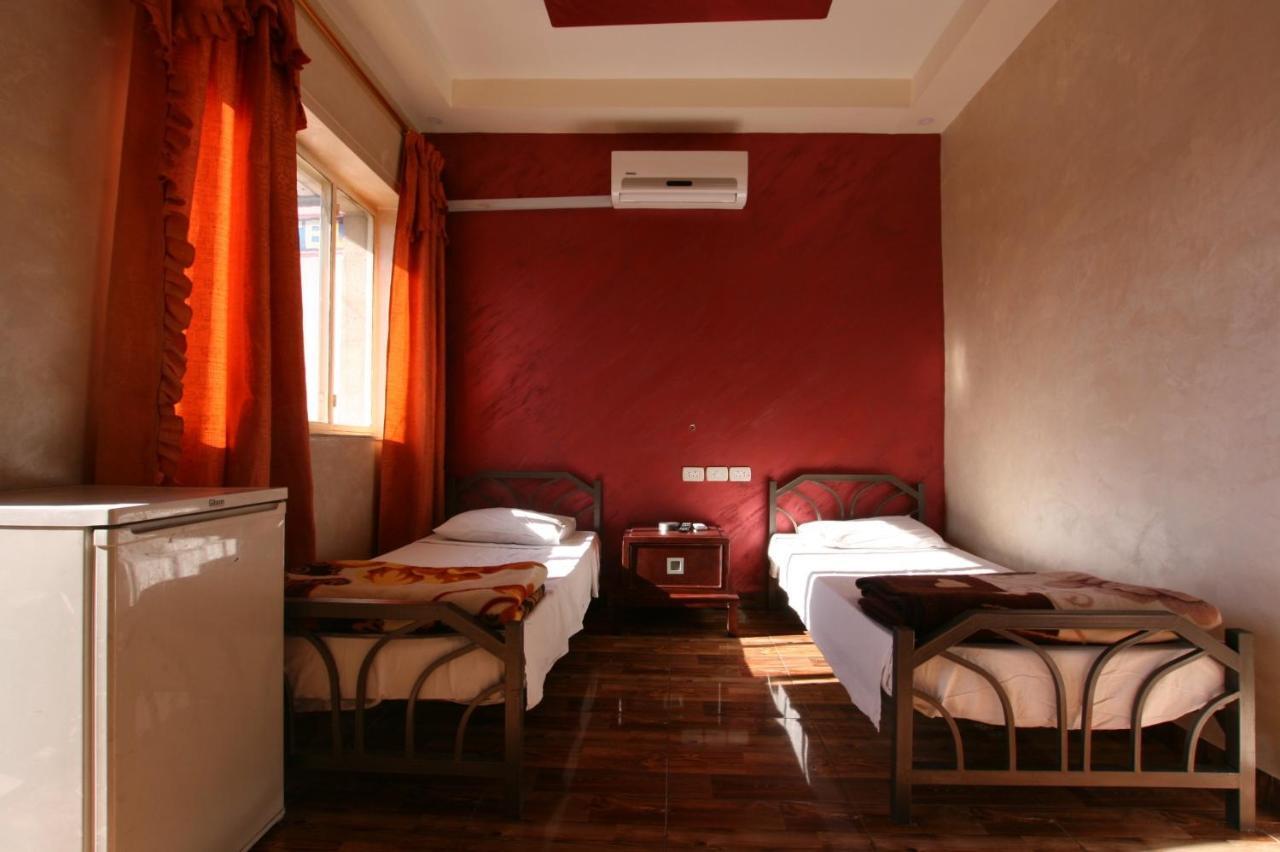 Erasmus Student House By Sunrise Hostel อัมมาน ภายนอก รูปภาพ