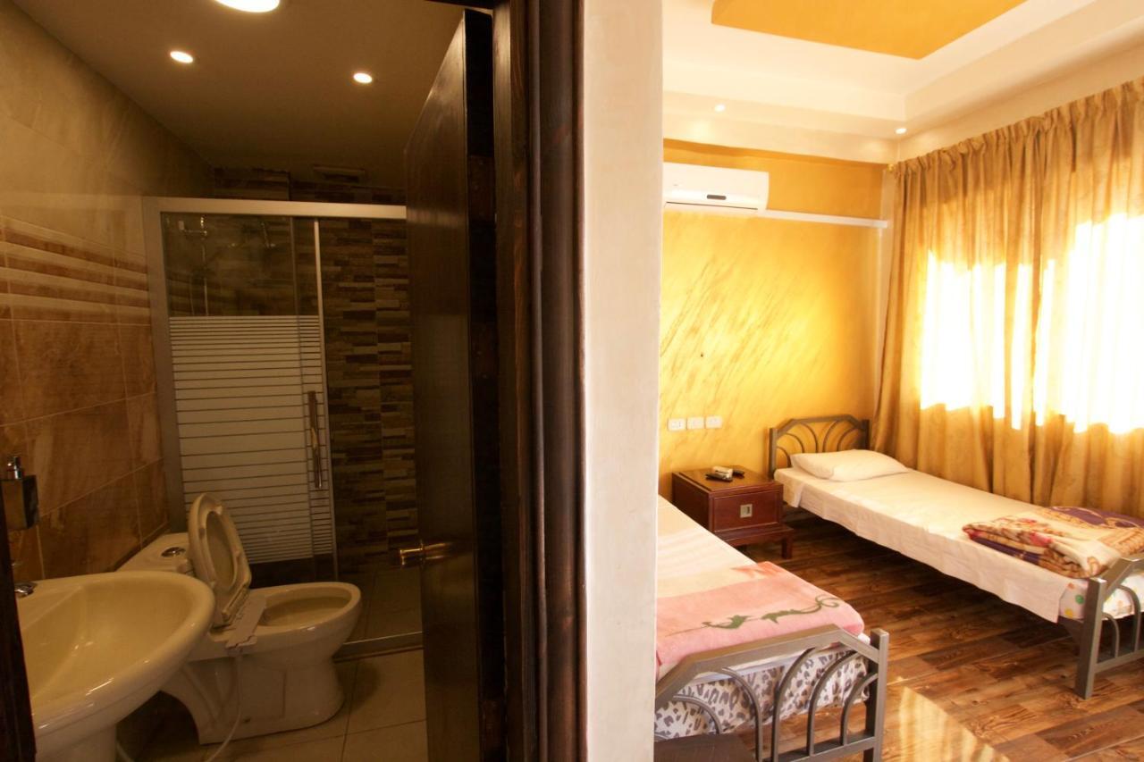 Erasmus Student House By Sunrise Hostel อัมมาน ภายนอก รูปภาพ