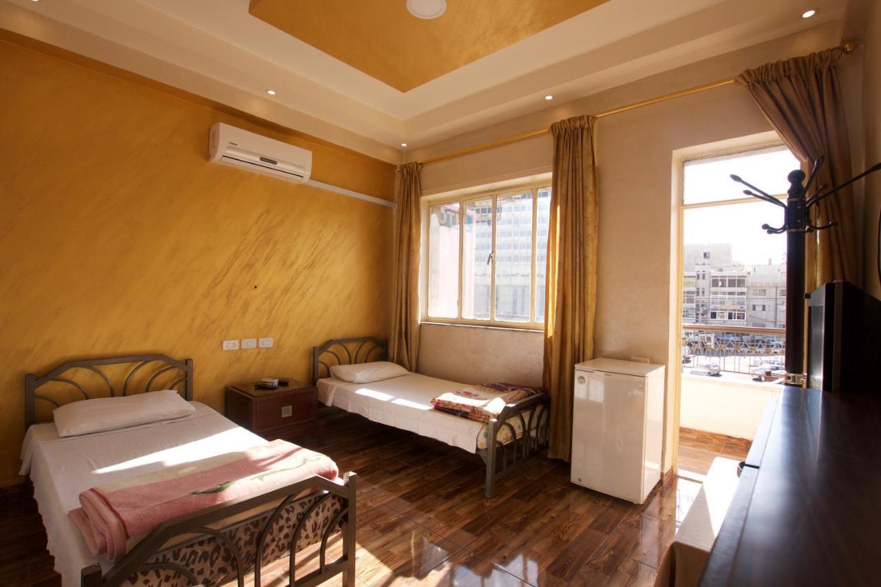 Erasmus Student House By Sunrise Hostel อัมมาน ภายนอก รูปภาพ