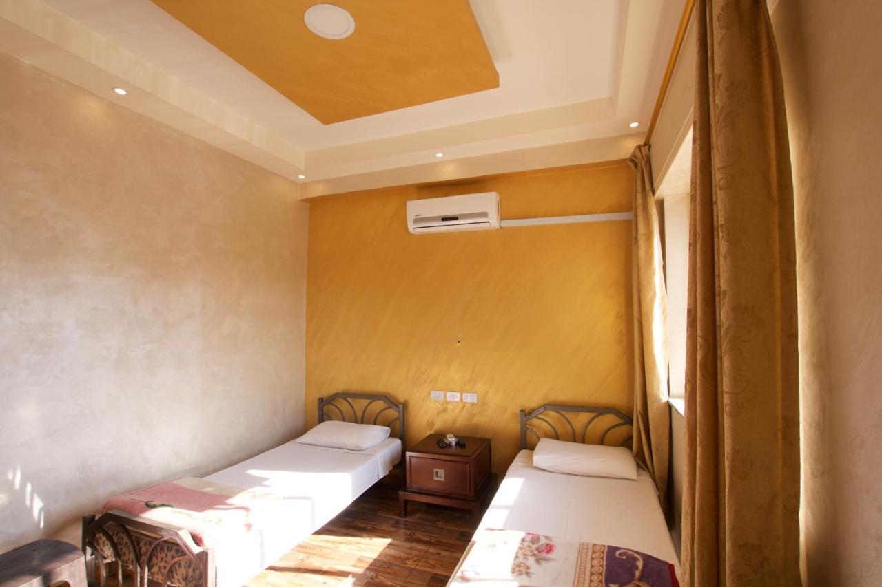 Erasmus Student House By Sunrise Hostel อัมมาน ภายนอก รูปภาพ